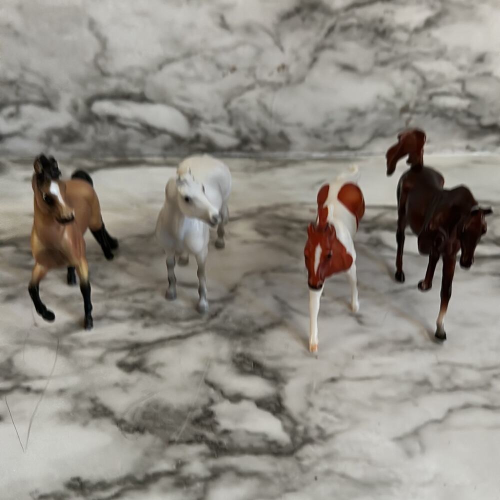 Breyer horses - Picture 1 of 7